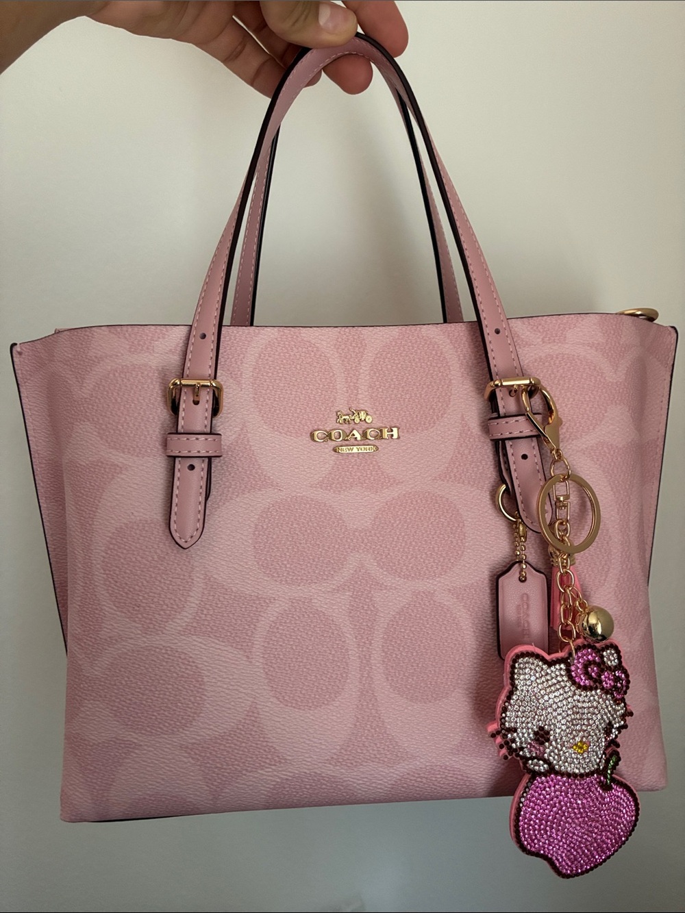 2/$20🎀Rhinestone Kitty Apple Keychain - Pink & Gold
